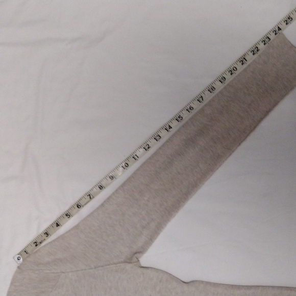 Women's Silk Banana Republic Thin Sweater Jacket Button up size Small Cream Tan - Picture 6 of 8